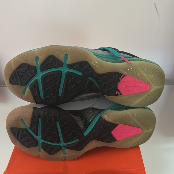 LeBron 9 (South Beach) - Picture 2 of 4